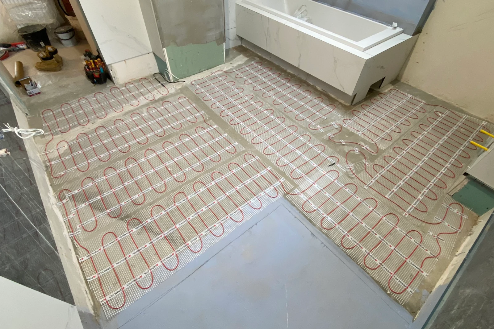 Elektryczne ogrzewanie podłogowe – montaż i sterowanie – Kraków