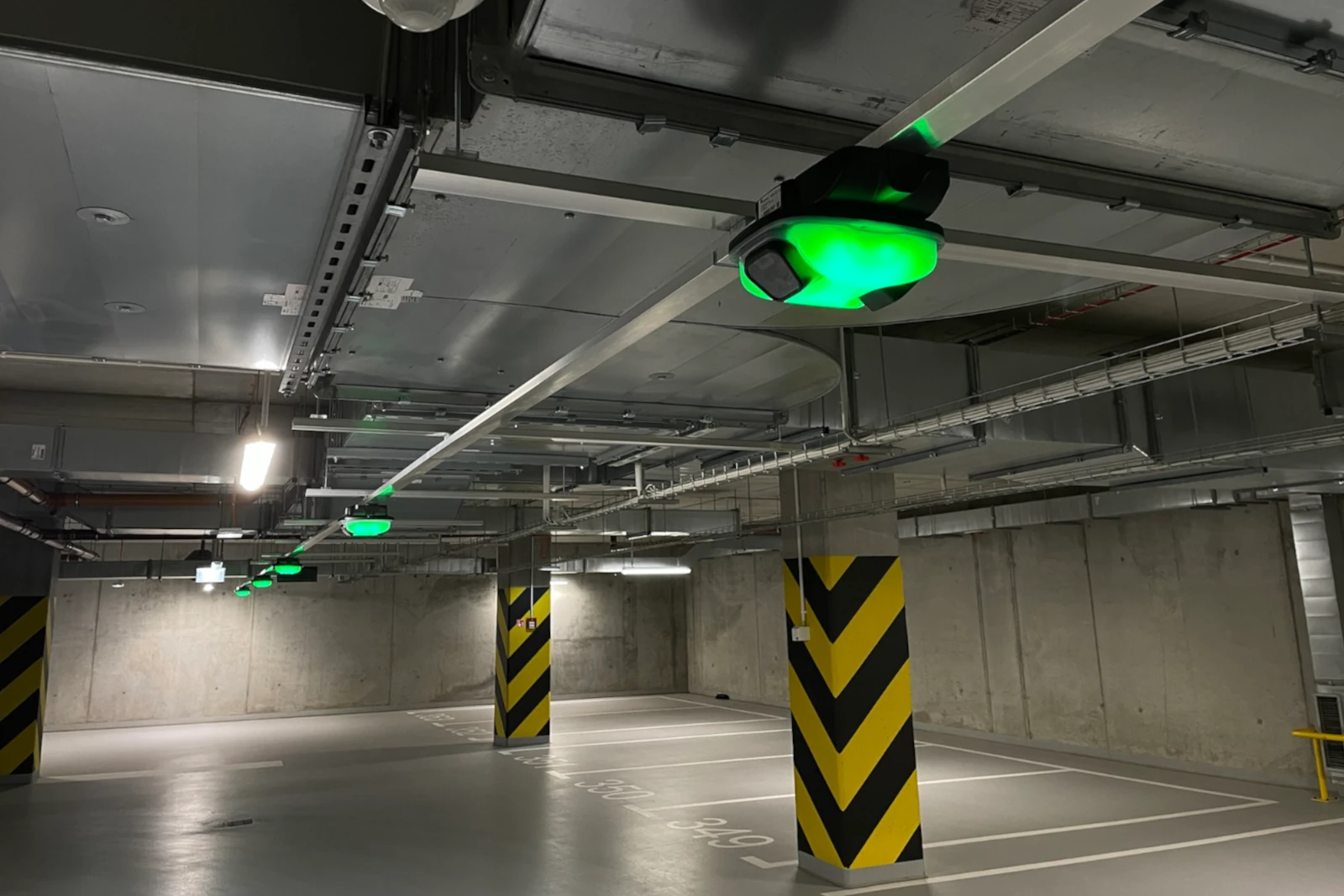 System parkingowy i zliczanie miejsc – Unity Centre Kraków